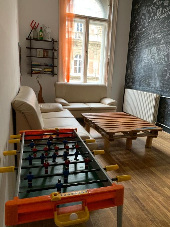 Black Dog Hostel Budapest Eksteriør bilde