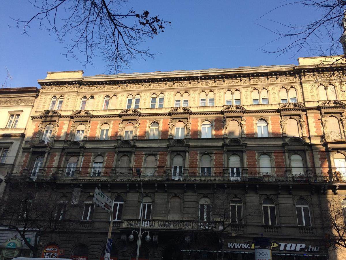 Black Dog Hostel Budapest Eksteriør bilde